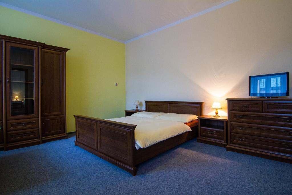 Apartmany Centrum With Garage Рокитніце-над-Їзероу Номер фото
