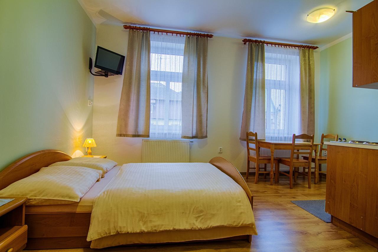 Apartmany Centrum With Garage Рокитніце-над-Їзероу Екстер'єр фото