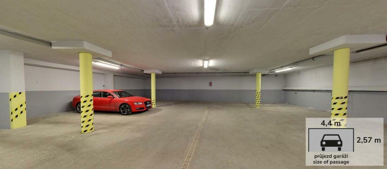 Apartmany Centrum With Garage Рокитніце-над-Їзероу Екстер'єр фото